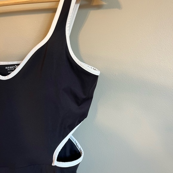 🏁B&W CUT OUT TENNIS DRESS 🎾 - Picture 4 of 4